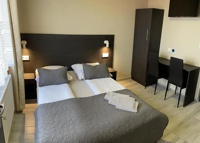 Aparthotel Good Night 24 - Noclegi, Sauna, Jacuzzi (adults Only)