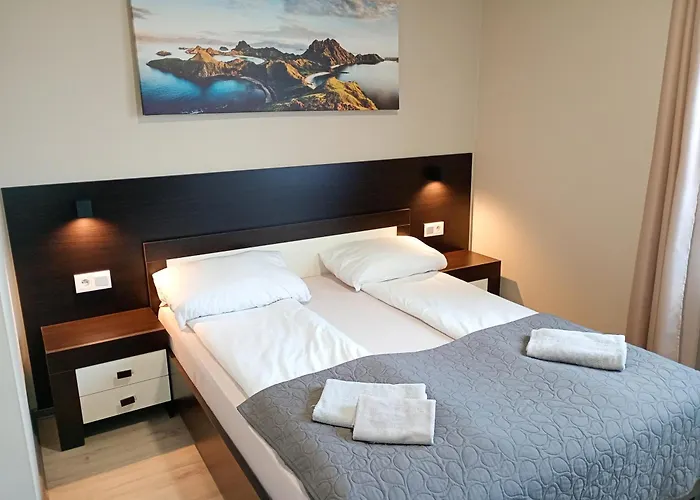 Good Night 24 - Noclegi, Sauna, Jacuzzi (adults Only) Lägenhetshotell